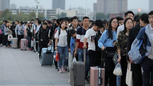 20萬“美國人”赴華，要求恢復“中國國籍”，網友：費用250元-圖2