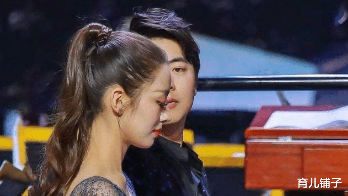 吉娜·爱丽丝:朗朗娇妻吉娜,在综艺节目上多次偷瞄金翰,网友表示有点暧昧