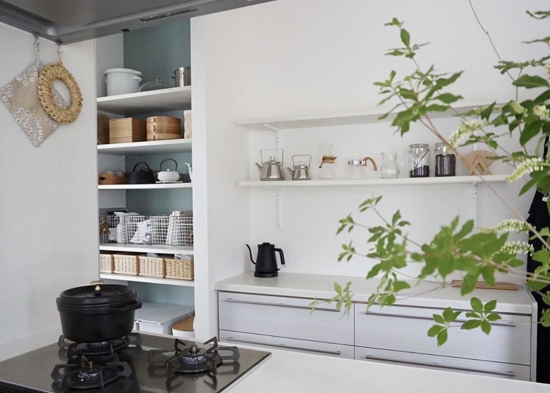 |她坚持一天一清理，扔掉冗杂的物品，全屋焕然一新，清爽且治愈！