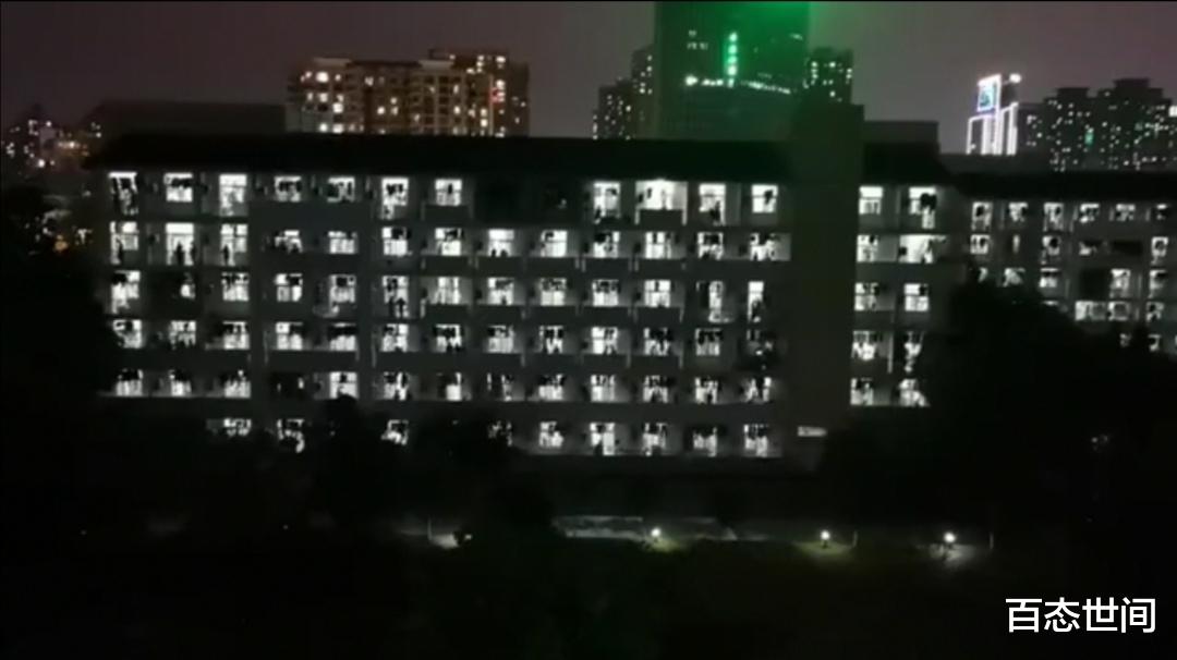 宿舍|合工大学生集体喊楼要求解封,官微射出穿云箭,号召为权利而战