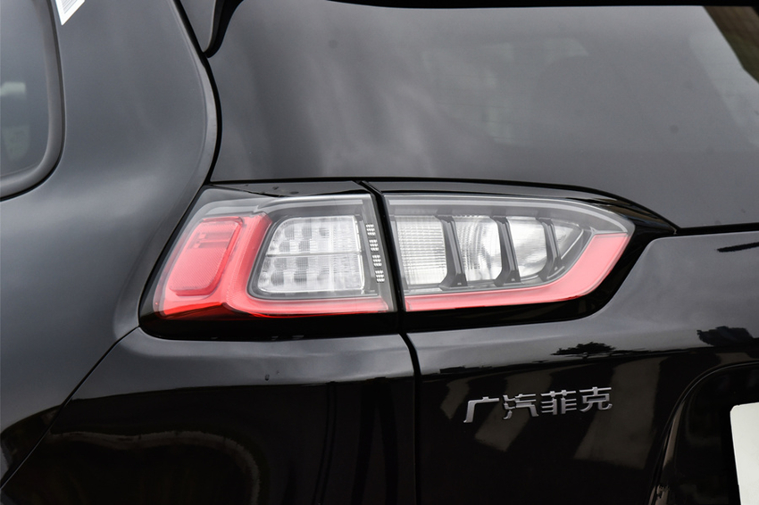 『新车』再跌3万!6年前高达48万买不起,现跌至15.58万,后悔买汉兰达了