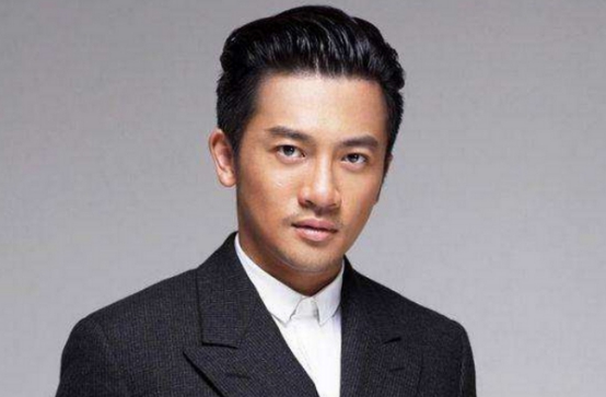 「苏有朋」低调了16年 ，47岁苏有朋妻子终于曝光，原来是大家熟悉的她