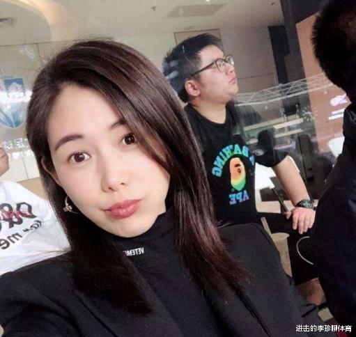 林志玲|前国脚娶到二婚亿万富婆，身材美貌比肩林志玲，开着游艇到处玩