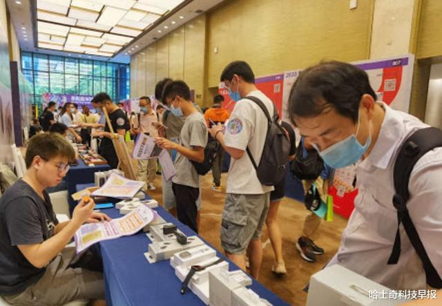 苹果|iPhone12或掀起换机狂潮，外媒调查：中国人更不在乎价格