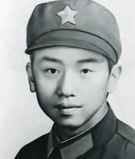 蟒蛇▲因为一条受伤的大蟒蛇,发现了越南女兵的藏身处,并成功俘虏