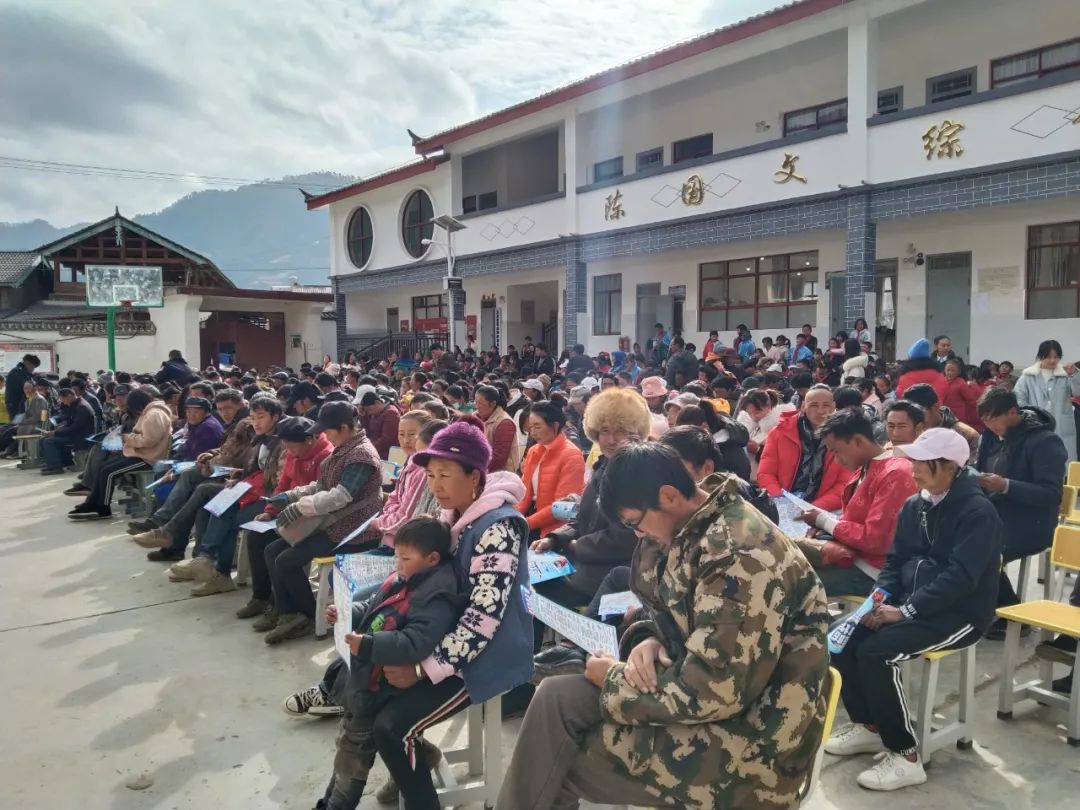 玉龙快报 鲁甸乡开展“大手拉小手,普法进校园”活动
