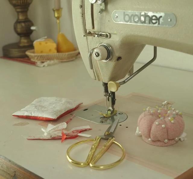 【】韩国30岁单身女孩，公开独居十年的公寓火遍油管：自由工作的日子，真的太爽了