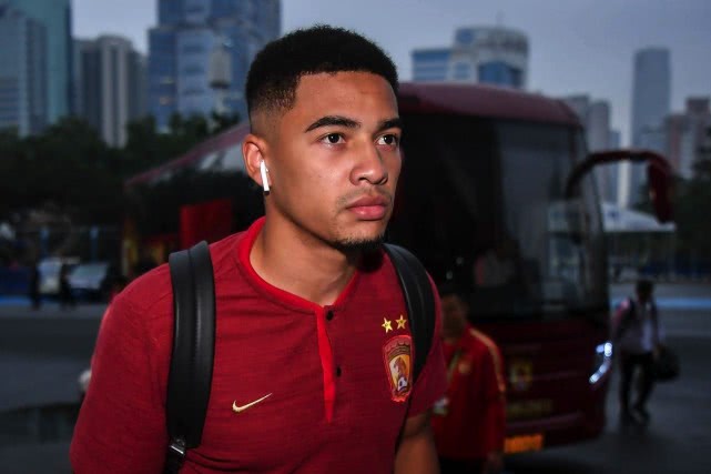 广州恒大■中超好老板!华裔红星为国出战资格被FIFA刁难,许家印聘资深律师申诉