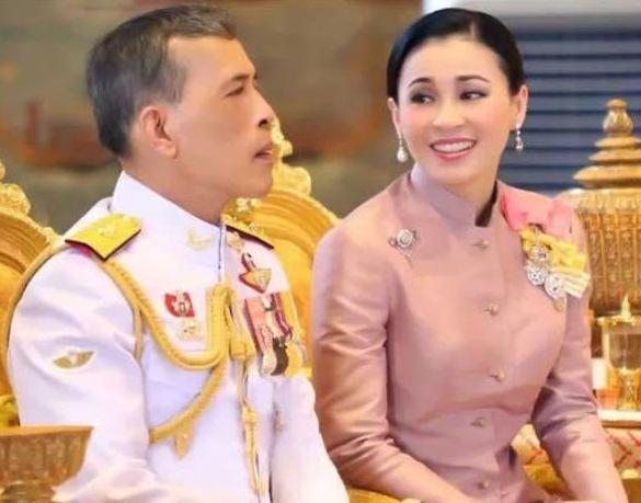 泰國王後沒頂住，泰王將和貴妃舉辦婚禮，詩妮娜紅色旗袍太耀眼-圖2