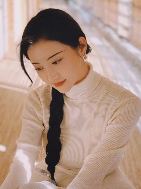 景甜■景甜晒新照大变脸，她到底对自己下了什么狠手？