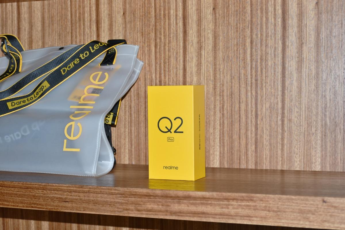 realme|颜值不输工艺品,realme真我 Q2 Pro轻潮灰上手