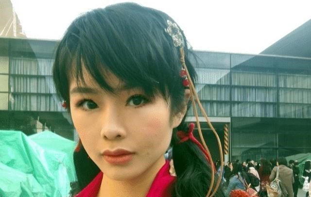 许可馨|许可馨强势回归！晒出7位数账单怼网友：没有人敢动我一根头发