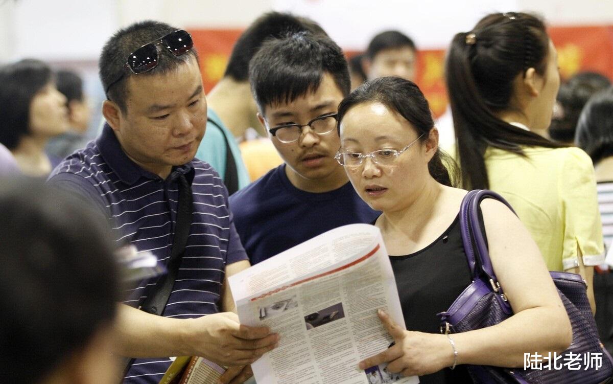 大学|原来“高高在上”的中外合作大学遇冷，分数陡降，录取下滑数万名