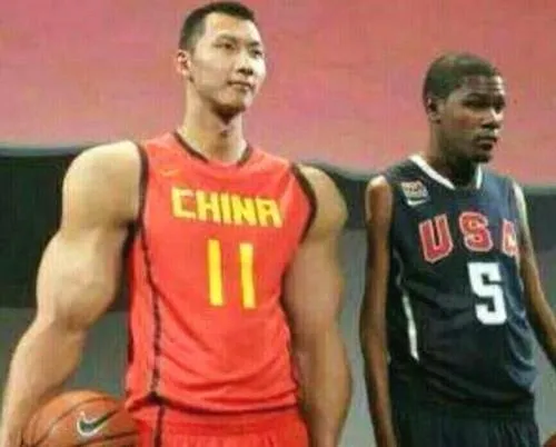 #易建联#单节25分+CBA篮板王！阿联微微出汗，他已赢回杜锋信任！