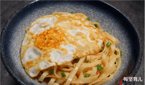 野猪|这4种面条不能买来吃，连工人都不吃，别再买错了