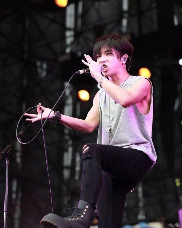 『华晨宇』乐坛“异类”华晨宇,为何敢放言:希望国内听众的品味越来越高?