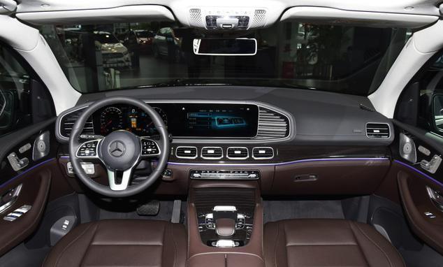 「奔驰GLS」103.8万提了辆奔驰GLS 450动感版,才开2个月,车主感慨:四个字