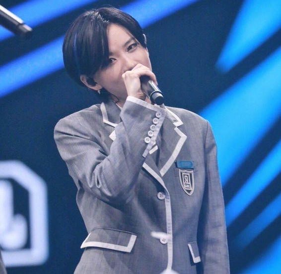 nine|THE 9全员改认证，仅她俩有2个认证，官微3天吸粉35万