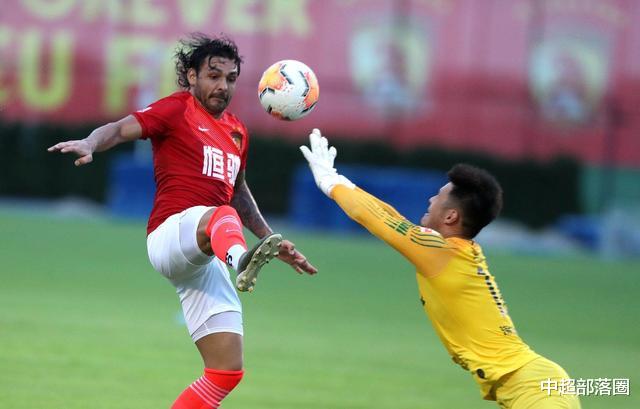 「广州恒大」广州德比恒大最强首发呼之欲出！4归化+1外援，张琳芃回归右后卫