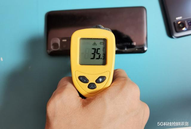 小米科技|安兔兔排行，iQOO 5不及小米10至尊纪念版，游戏体验能逆袭吗？