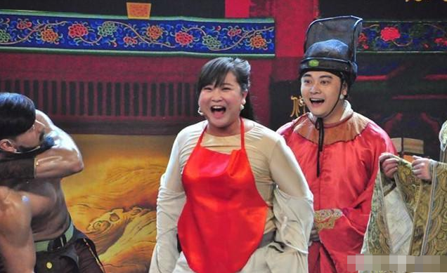 贾玲|“冯巩女儿”颜值逆天，上过4次春晚却不温不火，今靠贾玲一炮而红！