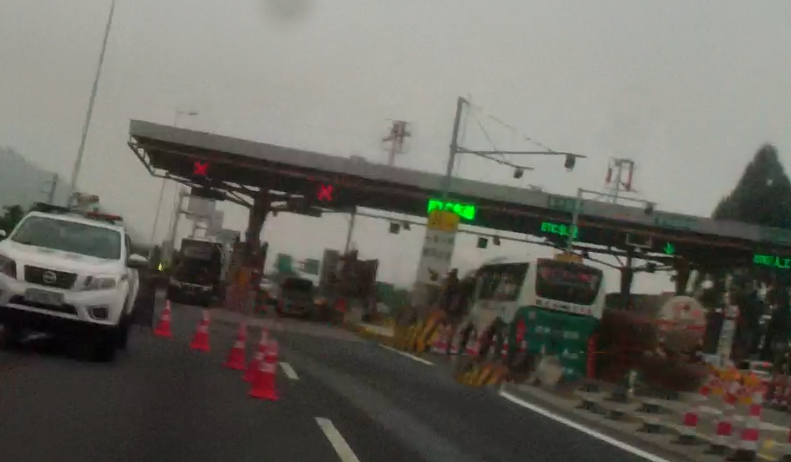 珠海交警|斗门一帮虾农从中山回家途中摊上事！有人回不去了！