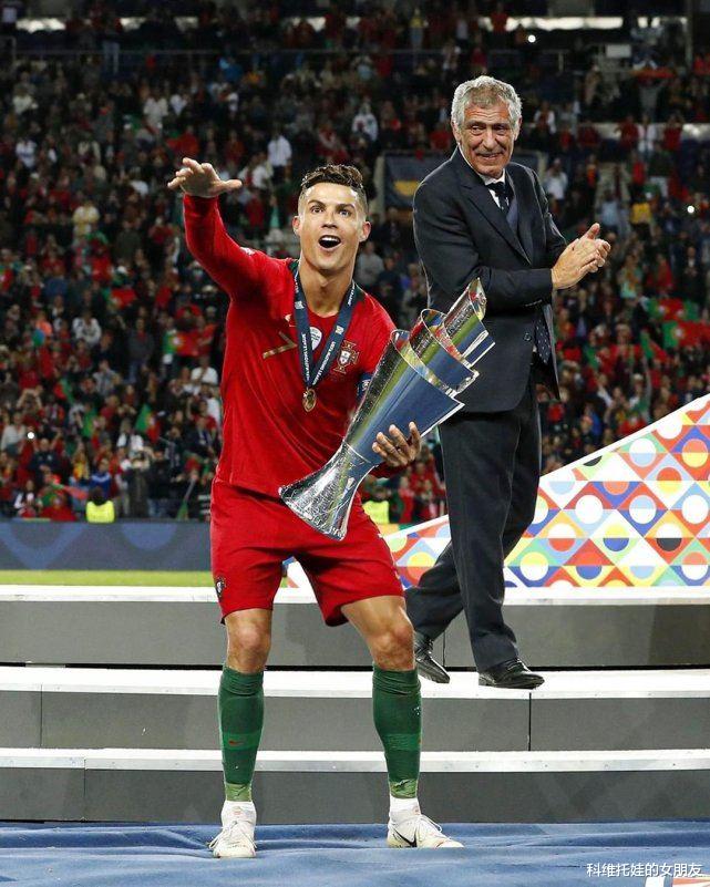 「C罗」葡萄牙主帅官宣续约！半年3次夸C罗世界最佳 他要陪总裁直到退役？