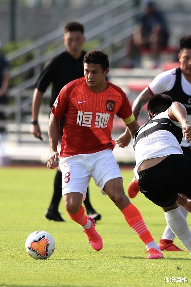 广州恒大:恒大热身赛5比0胜,亮出五外援配置!两名归化球员大概率租借离队