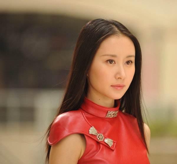 她是宋祖儿的表姐《魔幻手机》的傻妞,还有人记得吗?