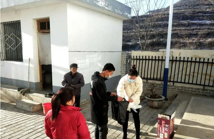 榆盘镇劳务输转凸显“经纪人+”模式