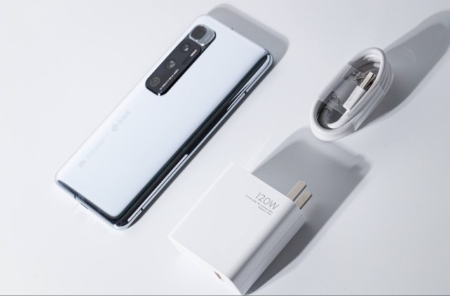 小米科技|小米10至尊纪念版、IQOO5pro哪款会更香？网友们都沸腾了