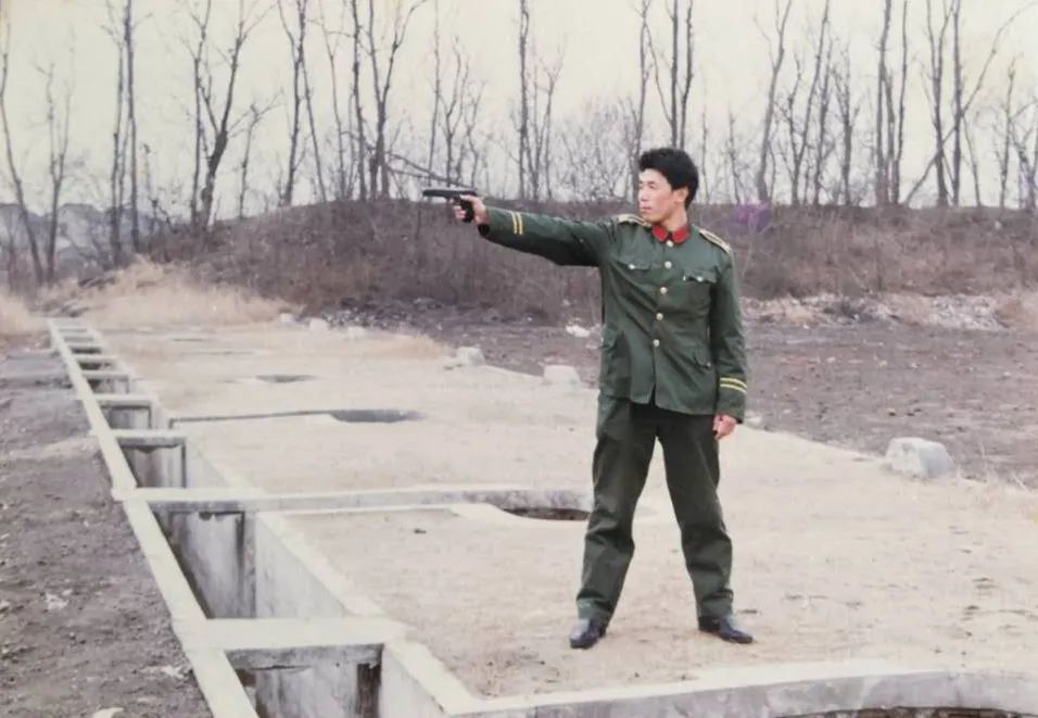 警民直通车上海|【警察故事】从橄榄绿到藏青蓝，无悔的选择与坚守