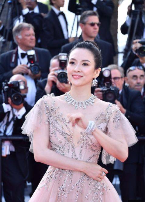 「章子怡」曾是章子怡最想嫁的男人，比汪峰还帅，如今身价百亿依旧单身