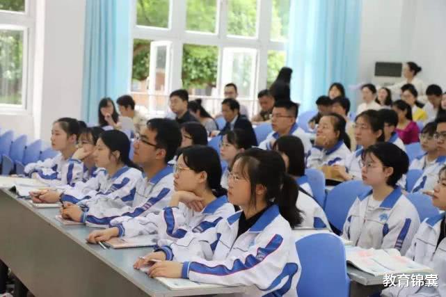 学霸■初中是学霸，升入高中却下滑？这4个“坑”，需学生避开！