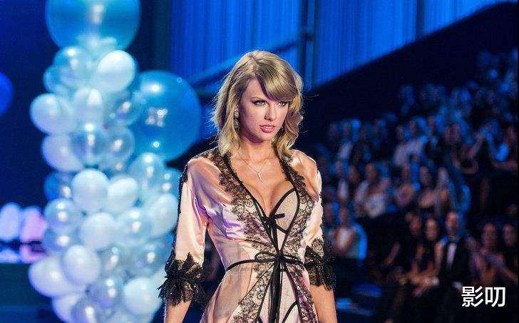 泰勒·斯威夫特|专辑卖出1000万张，征服抖森的心，她从土味村姑变身流行天后！