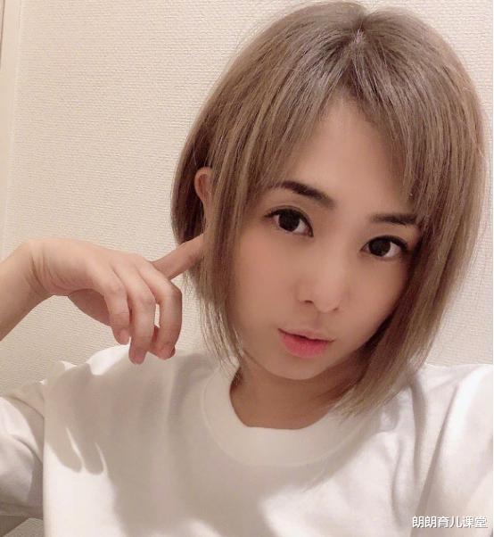 苍井空|苍井空与双胞胎儿子穿亲子装，低调晒幸福，评论区却污秽不堪