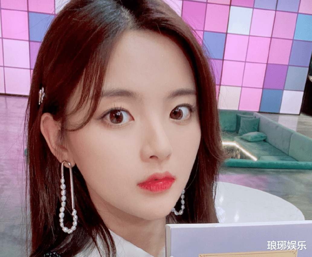 肖战|网曝肖战新剧进组消息，搭档女主杨超越，原定男主是蔡徐坤！