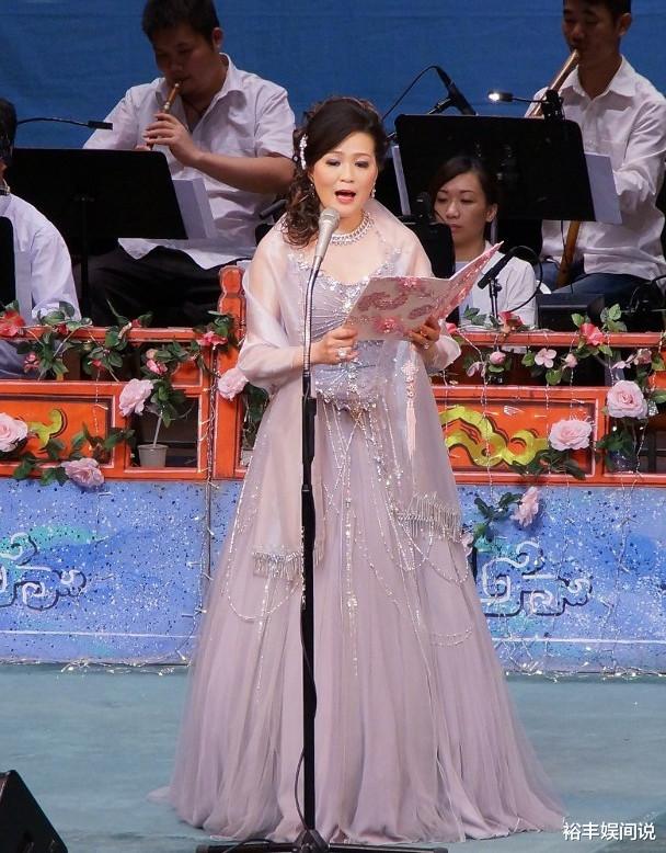 黄日华：黄日华与爱妻同甘共苦40年，不舍爱妻离去悲痛落泪，曾为其隐退