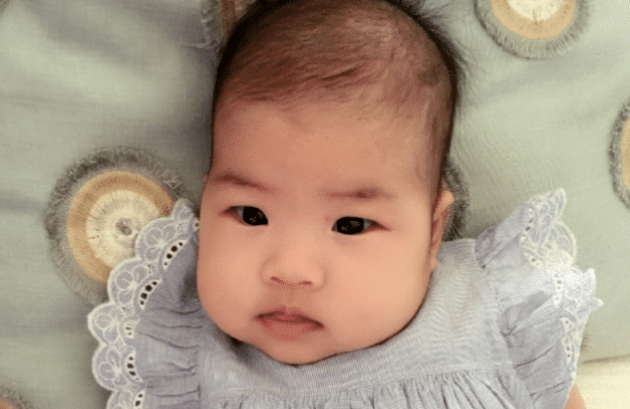 章子怡|汪峰女儿才是“整容式”长大,小时候丑萌可爱,如今与章子怡复制粘贴!