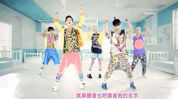 mv|这还是金希澈女友吗？！全团cos铠甲勇士，这也太尴尬了吧…