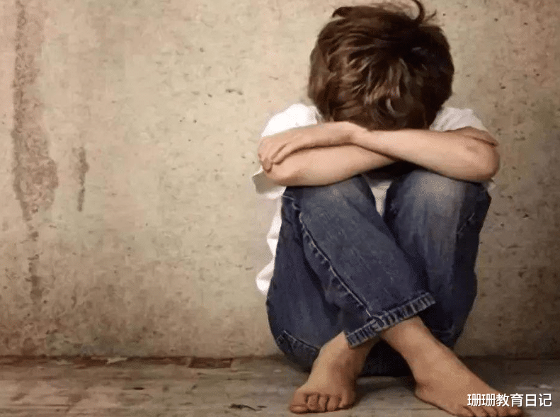 |33岁女大学生啃老10年，可悲可恨的背后，引人深思