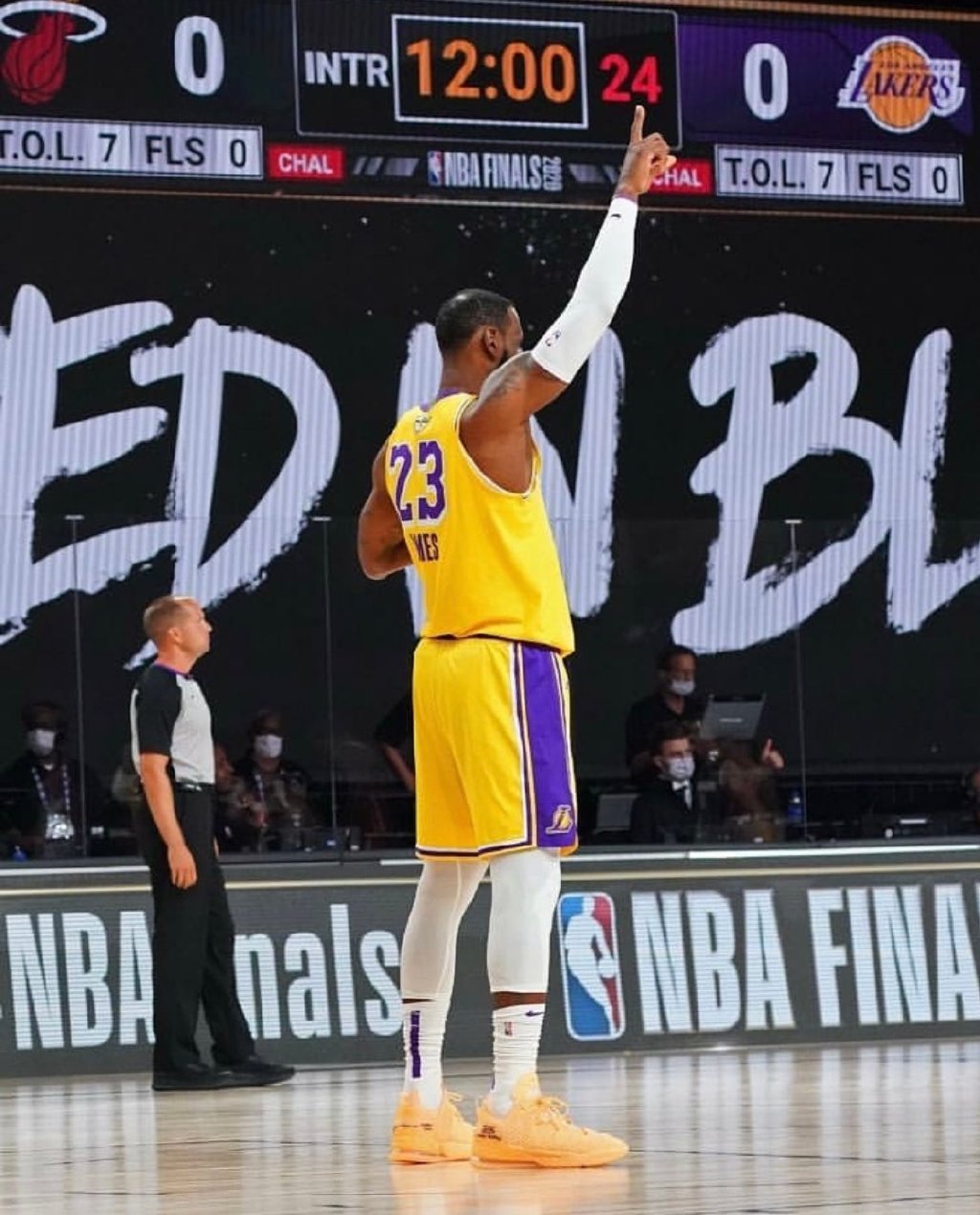 勒布朗·詹姆斯|破案了！慢镜头告诉你克劳德有多脏，詹姆斯险动手，实在看不下去