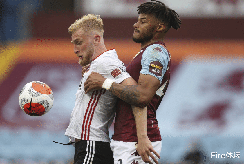 「英超」英超争四一夜之间变天，头号黑马“意外掉队”，曼联隔空收大礼