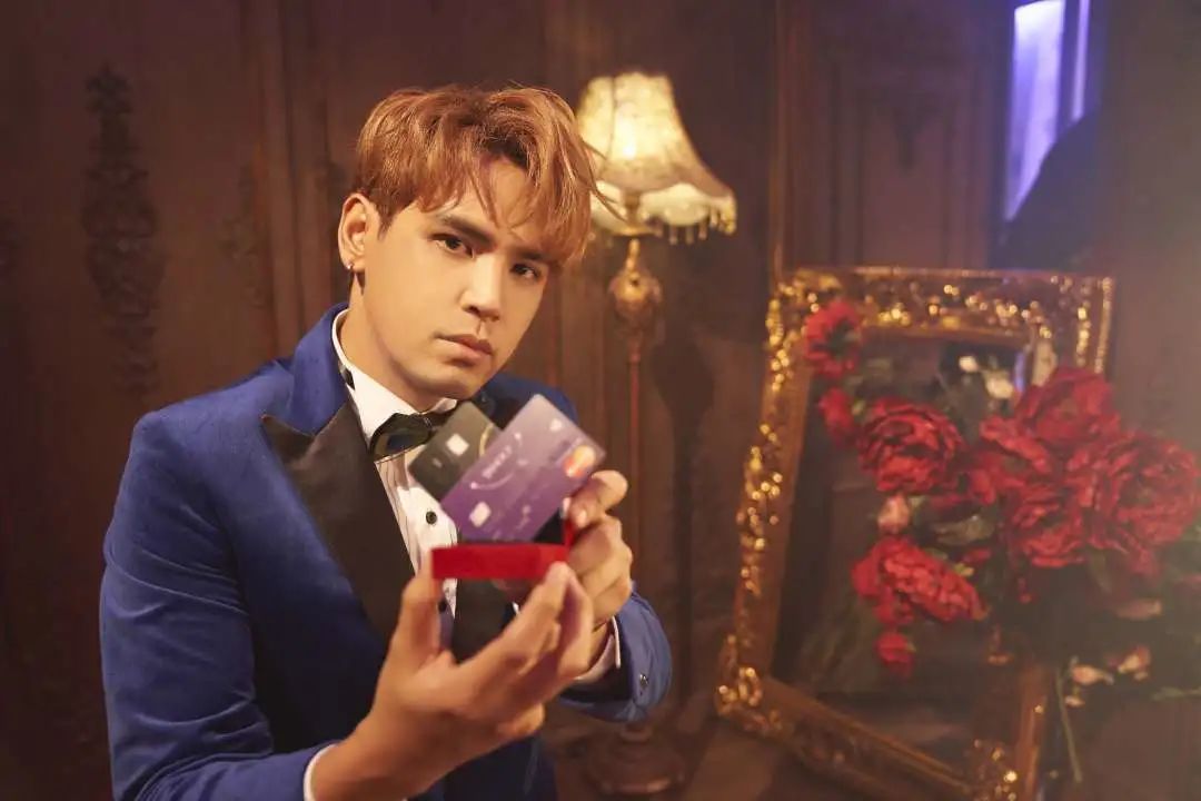 唐人|创作歌手陈零九首度打造双11主题曲 MV与百万网红奎丁对戏