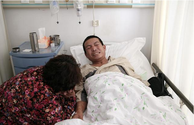 中风|为何“中风”越来越多？忠告：3类食物趁早撤离饭桌，忍住就是赢