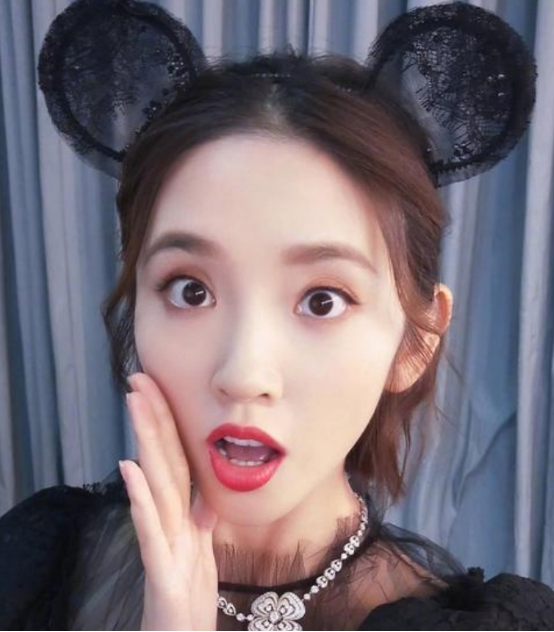 「唐艺昕」?唐艺昕整容前有多好看？当初张若昀看上这张脸，网友：不整早火了