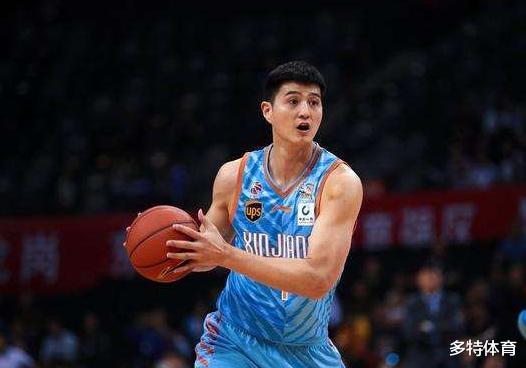新疆男篮：新疆冠军内线暗示要离队？朱芳雨机会来了，签下他可缓解阿联压力