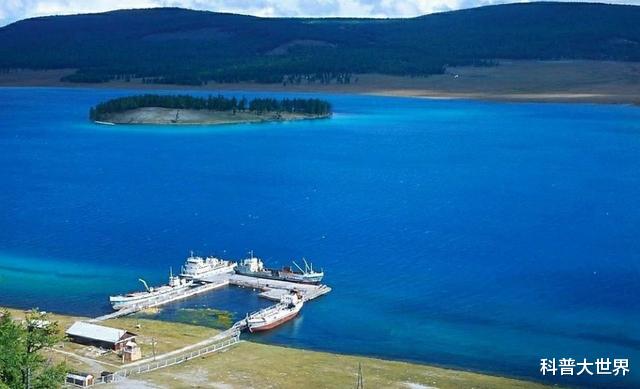 |蒙古国有个淡水湖，超过我国所有淡水湖总水量，蒙古海军驻扎于此