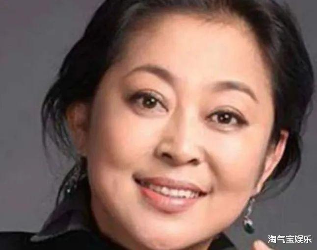 『谢娜』谢娜忽略倪萍存在，倪萍怒怼谢娜太狂，谢娜回答惹争议