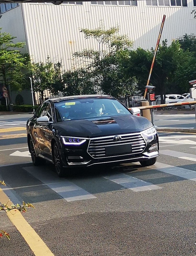 【奥迪A6L】比亚迪的新门面，这车长5米，3.9秒破百，续航605Km，A6L也就如此